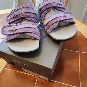 Vionic Women's Lavender Sandals